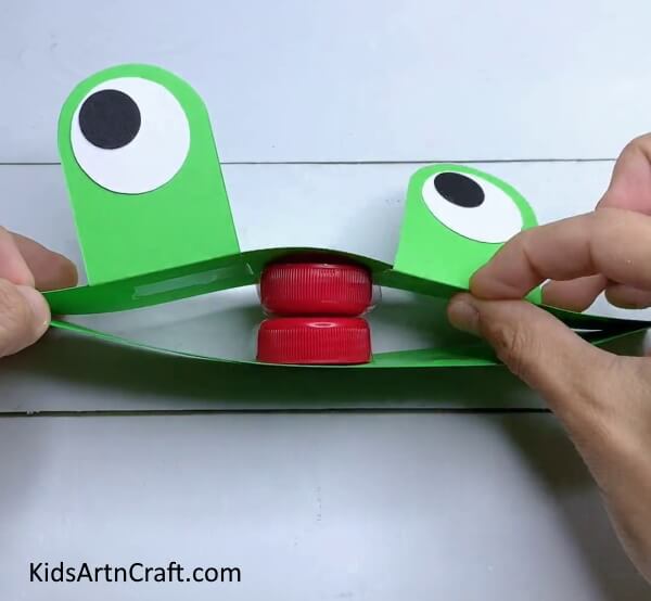 Pasting Other Eye- Build a Frog Craft With Paper Strips by Doing It Yourself