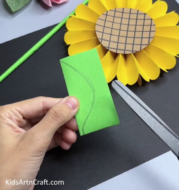 Making Leaf Out Of Paper - . Make a Sunflower with Paper