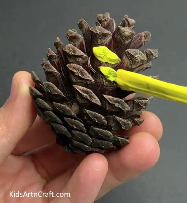 Coloring Pinecone - Kids' Directions for Crafting a Pineapple Pine Cone 