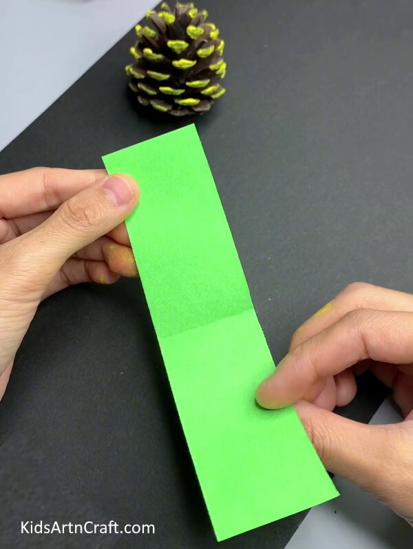 Making Leaves Using Paper - Instructions for Crafting a Pineapple Pine Cone Designed for Kids 