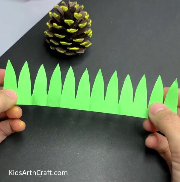 Unfolding Leaves - Guide to Making a Pineapple Pine Cone for Youngsters