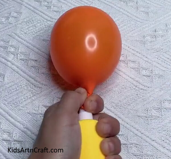 Blow The Balloon-A Step-by-Step Guide to Making a Tiger Balloon for Children 