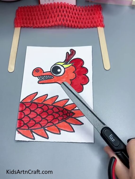 Cutting Dragon Out Of Paper - Forming a Chinese New Year Dragon – An Uncomplicated Exercise for Novices 