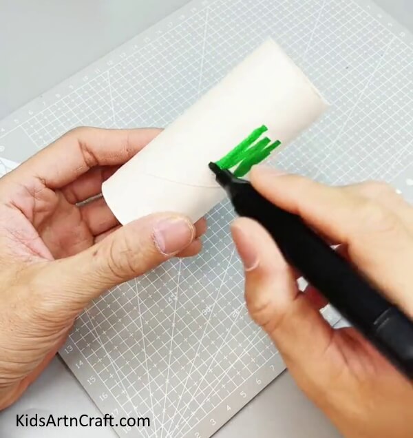 Coloring The Roll - Crafting a Gator with Toilet Paper Rolls