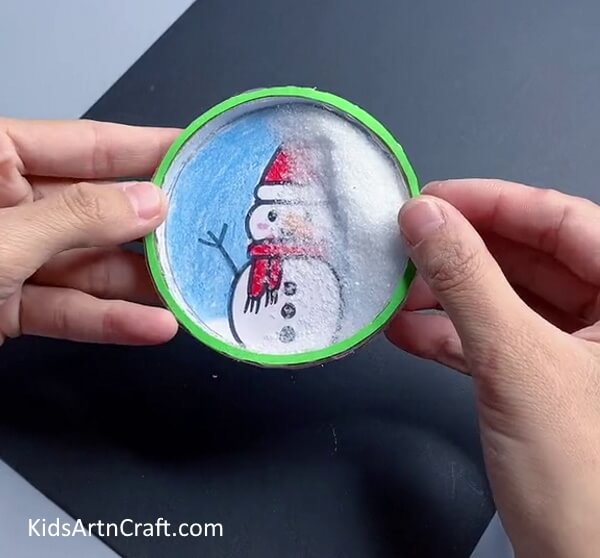 Making Snow For Craft - Crafting a beautiful Christmas ornament to decorate your home 