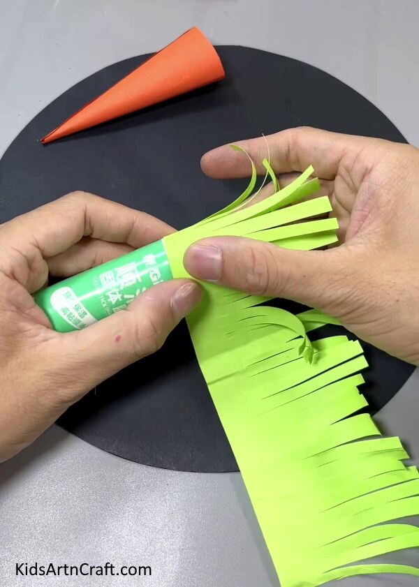 Folding Fringe - Simple Paper Carrot Creation Tutorial