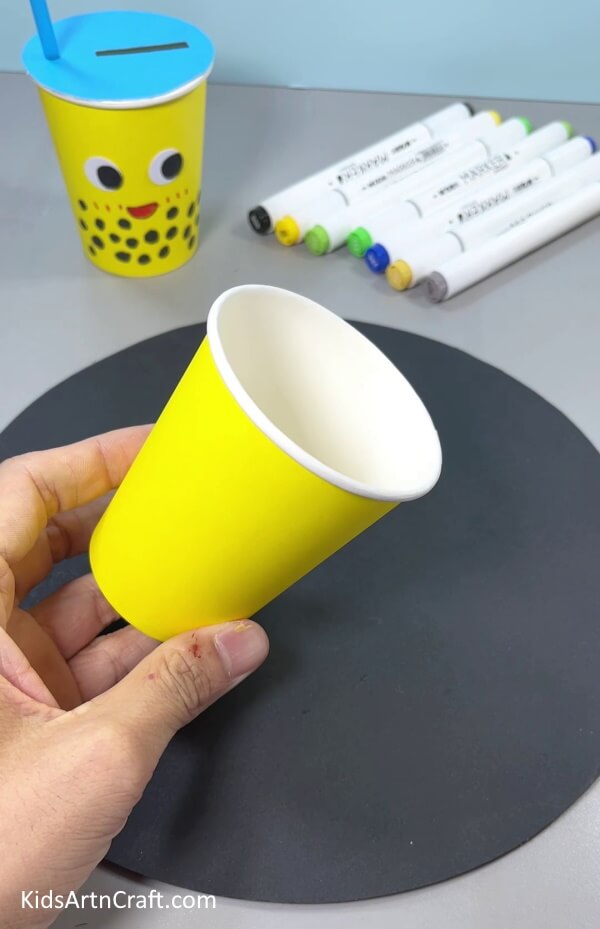 Getting Ready With a Paper Cup - Make your own DIY craft with this simple project.