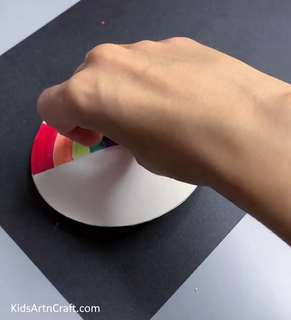 Making A Rainbow-Assemble a Paper Spinner Toy for Children to Entertain Themselves