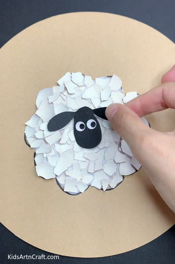 Making The Sheep's Face- Producing Sheep with EggShells That Have Been Recycled 