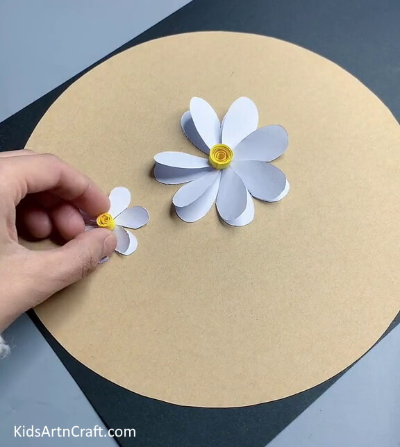 Making Other Flowers - Paper flower making is simple for children. 