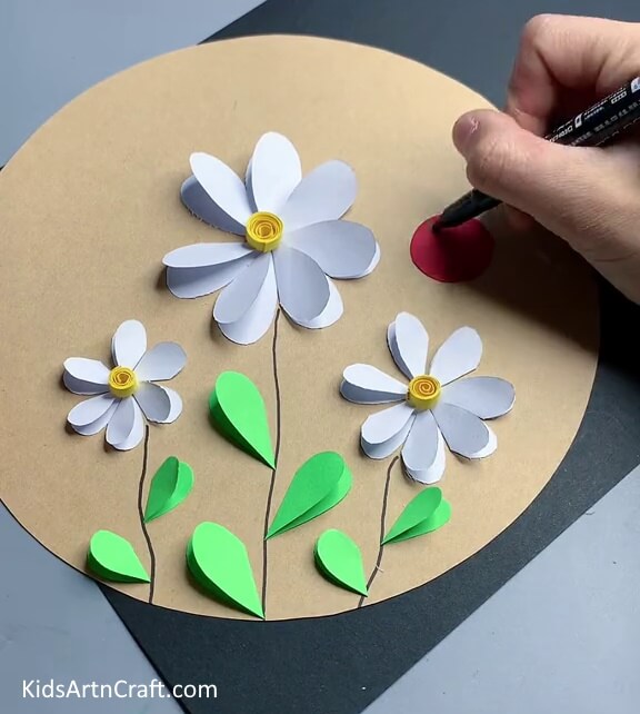 Making Leaves and Ladybugs - Crafting flowers out of paper for children