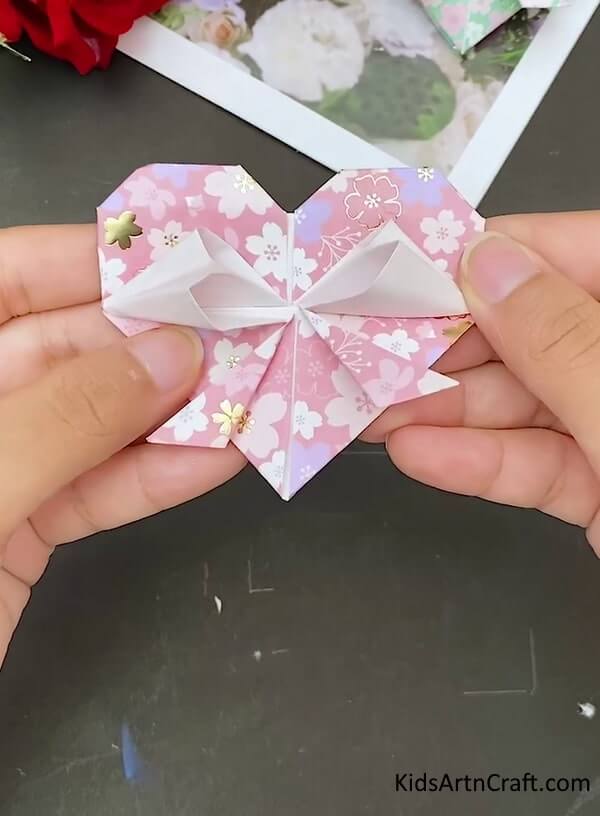 Easy Origami Cute Paper Heart Craft - Simple origami how-tos for children 