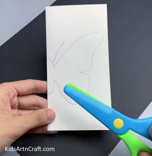 Cutting The Butterfly - Charming Paper Butterfly Craft Plan For Kids To Put Together 