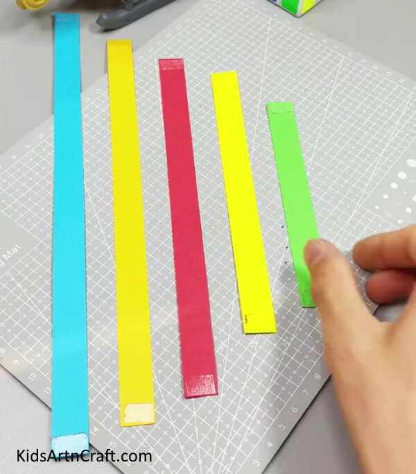 Cutting Out 5 Strips Of Colorful Paper - Making a Peacock with Simple Paper Strips - Perfect for Kids