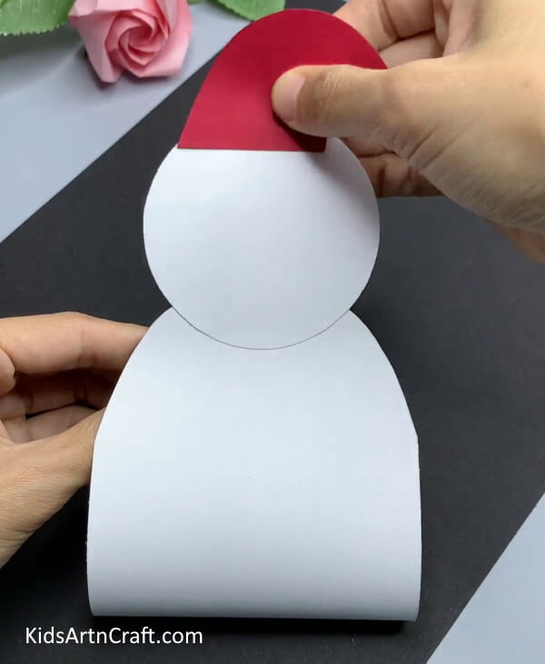 Making Snowman's Cap - A straightforward snowman paper craft idea for Kindergartners.