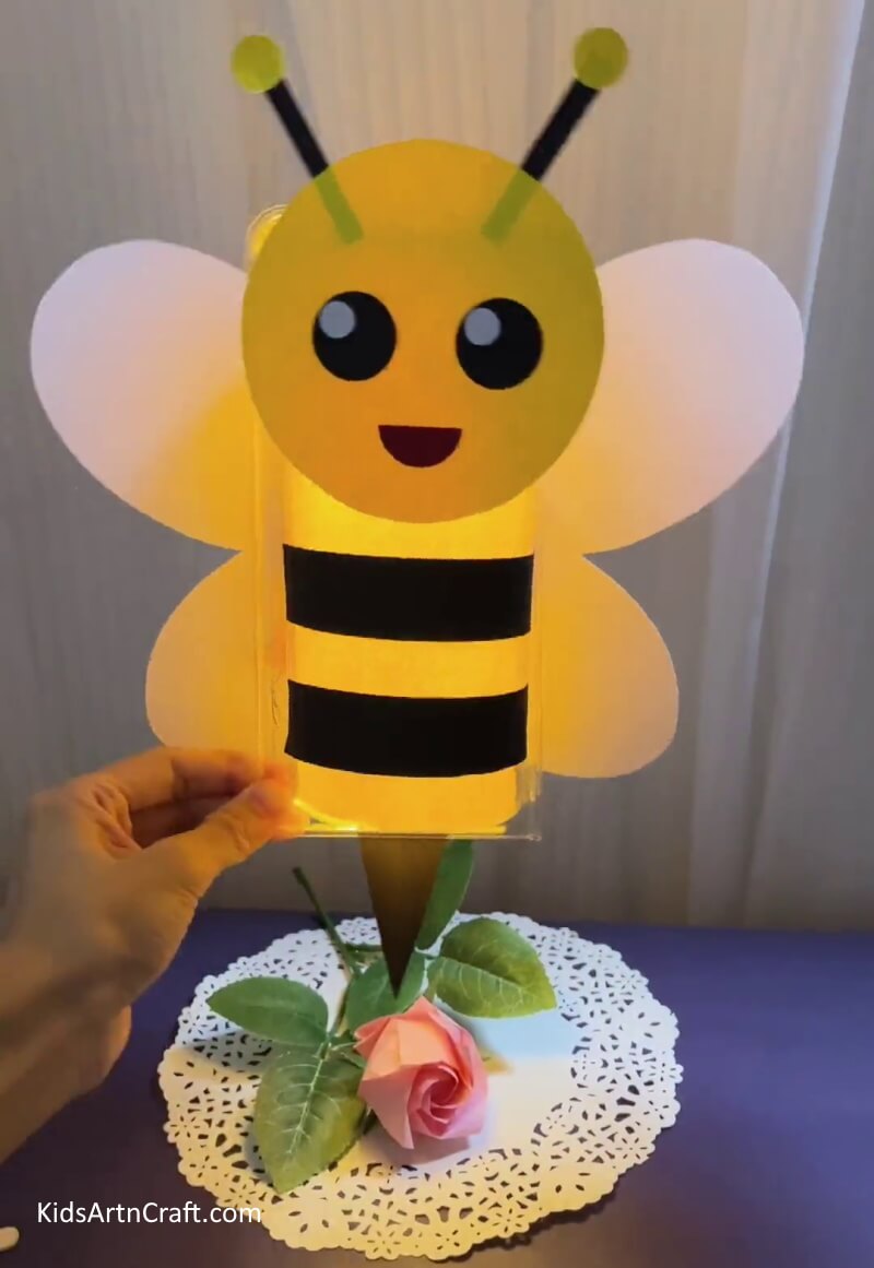 Instructions for Making DIY Bee Artwork for Kids