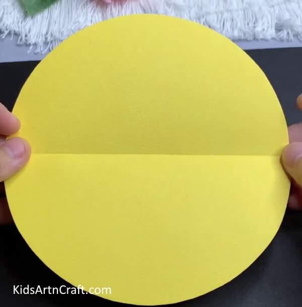 Making A Chick Craft - How to make a paper lemon and chick for the season of spring.
