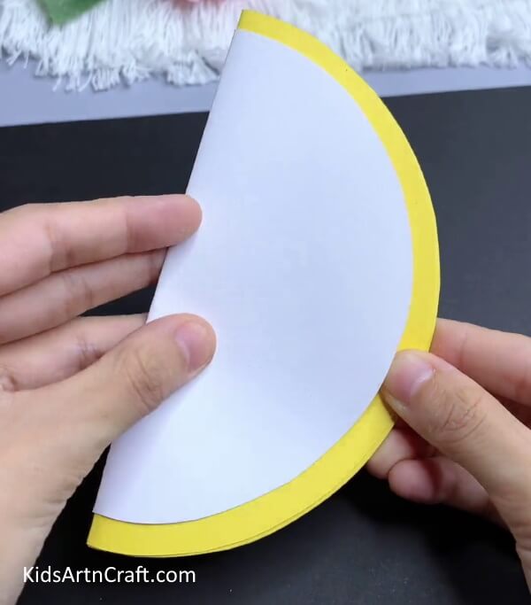 Making Lemon - Tutorial on how to fold a paper lemon and chick for the season of spring.