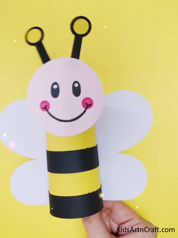 Handmade Cute Bumble Bee For Kids At Home - Crafting with paper in the house for children
