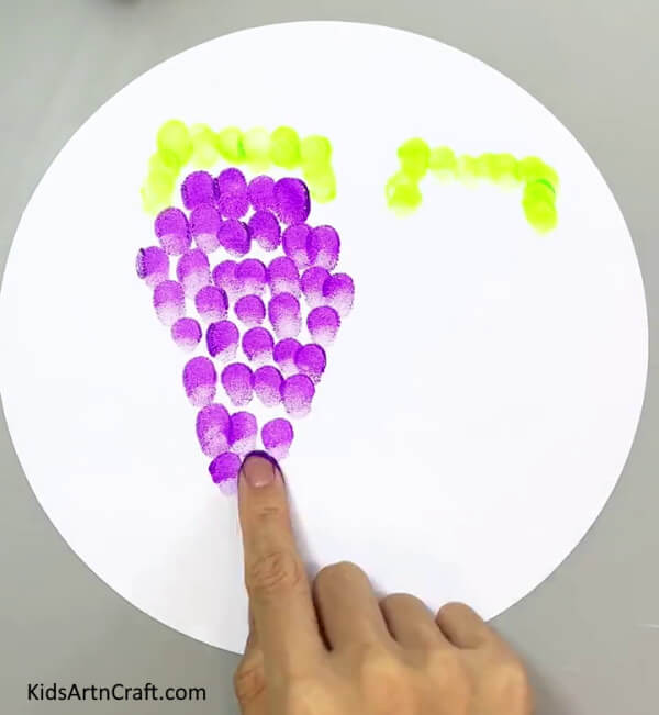 Painting Grapes Using Fingers - Creating Fingerprint Grape Art Easily With Children 