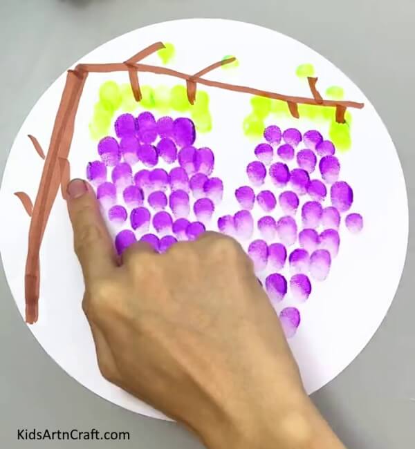 Finger Painting The Grapes - Simple Fingerprint Grape Design Ideas For Little Ones 