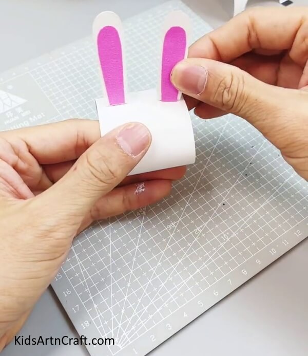 Making Ears Of Bunny - Making a Paper Bunny: Step By Step Instructions