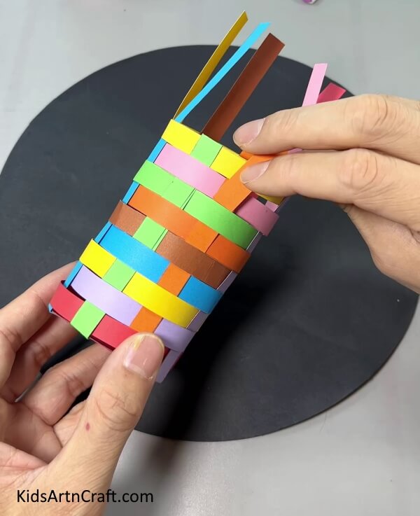 Folding Ends of Paper Strips - Crafting a Pen & Pencil Holder Using Strips of Paper