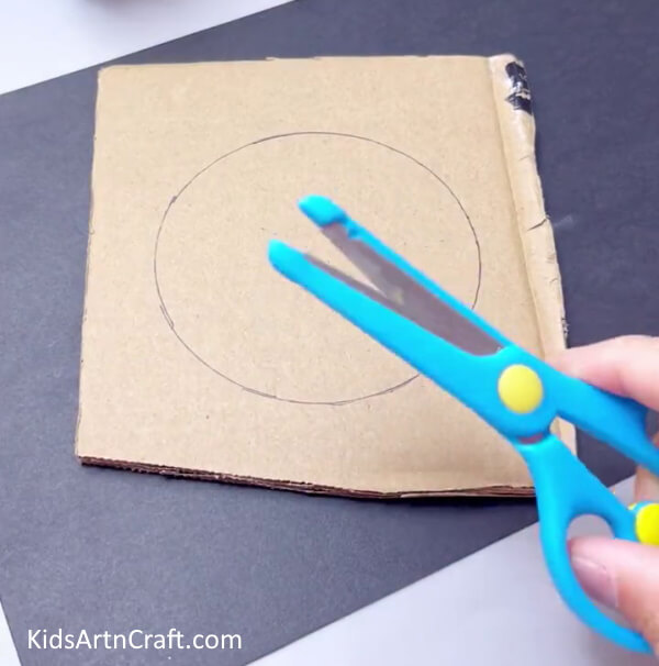 Cutting The Circle - Creating Clay Blossoms - A Simple Guide for Kids 
