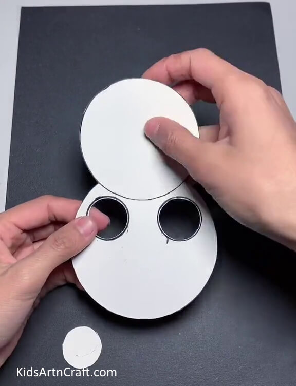 Pasting The Two Circles Executing a straightforward paper bunny craft