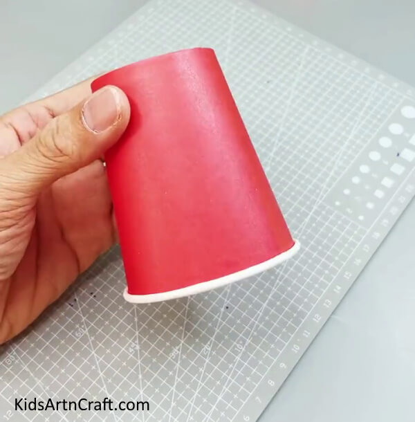 Getting Ready With Red Paper Cup - Constructing a Sunflower from a Recycled Paper Cup