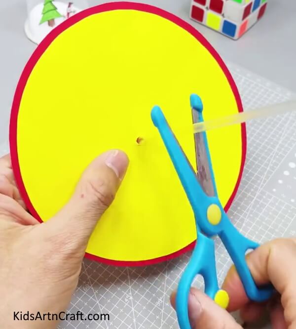 Cutting The Straw From The Front - Crafting a Paper Clock with Children - A Tutorial