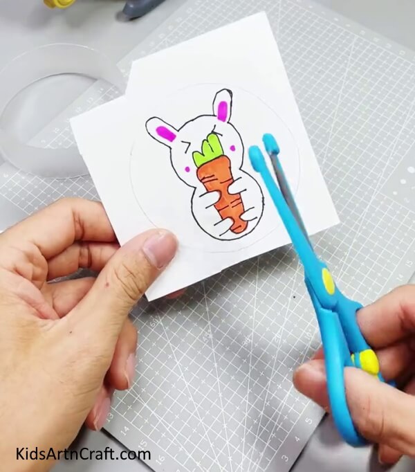 Cutting Out The Bunny - Fast and Unproblematic Bunny Art For Kids To Compose