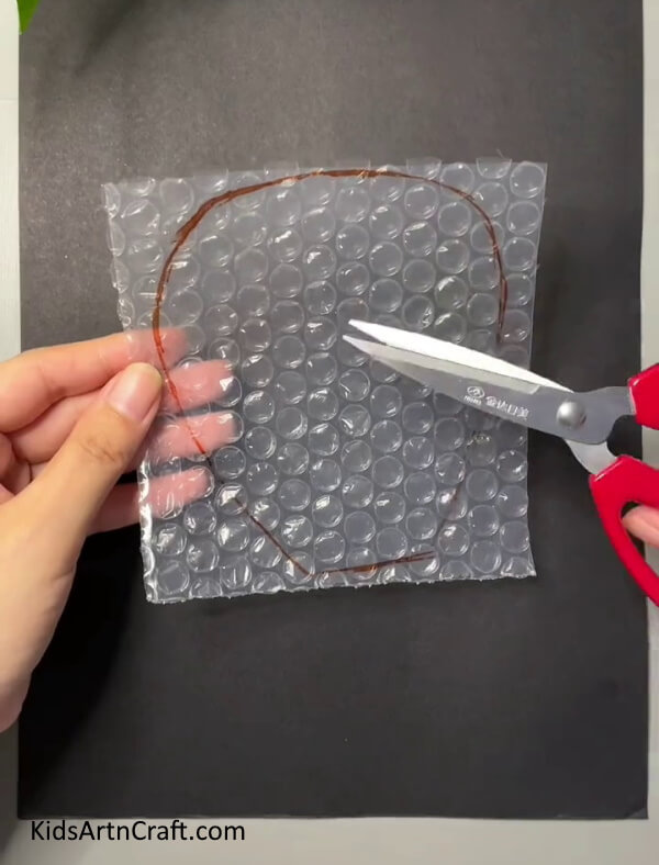 Cut The Bubble Wrap-Crafting a Hot Air Balloon Utilizing Bubble Wrap For Children