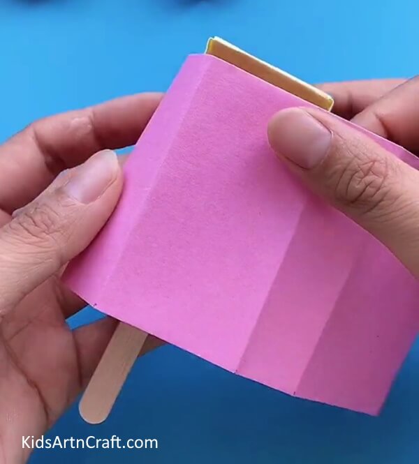 Wrap The Pink Craft Paper On Cream Craft Paper-A Simple Guide For Children To Make Ice Cream Box Crafts 