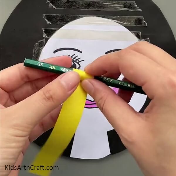 Put Double Sided Tape Charming Doll Face Craft Step-by-step Tutorial For Kids