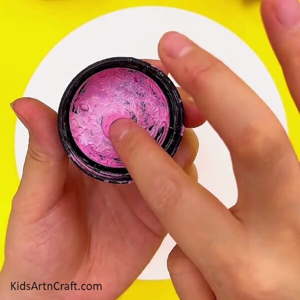 Dipping your fingers into the colours- An Illustrated Guide on How to Create Vibrant Flower Fingerprint Art with Children 