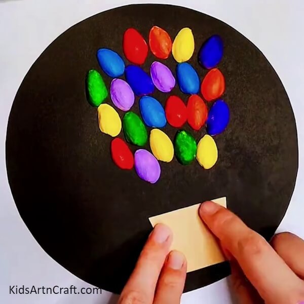 Create a Basket to highlight the Colorful Hot Air Balloon Craft-