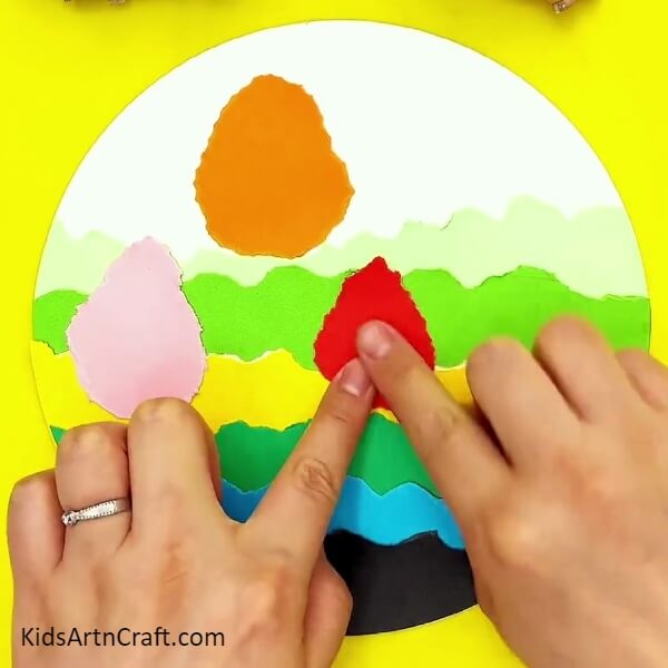 Pasting The Body Of The Trees-Children can create a vivid tree landscape