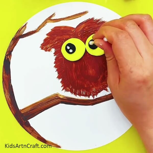 Pasting Two Black Circles-Step-by-Step Tutorial For Creative Owl Painting For Kids