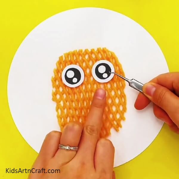 Making The Eyes Of  The Pineapple-Children Can Create an Adorable Pineapple Using Fruit Foam