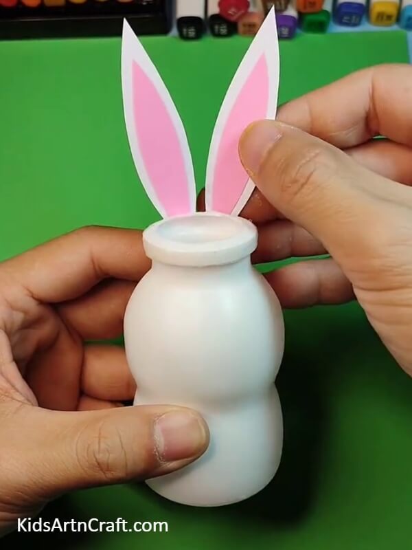Making the ears of bunny-Lovely Rabbit-shaped Pen Organizer for beginners