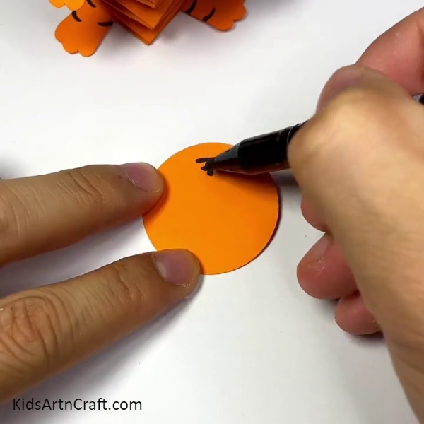 Cutting paper for creating tiger's mouth. Cute Tiger Craft complete procedure For beginners
