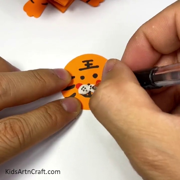 Drawing face of tiger. Craft Tutorial For Kids