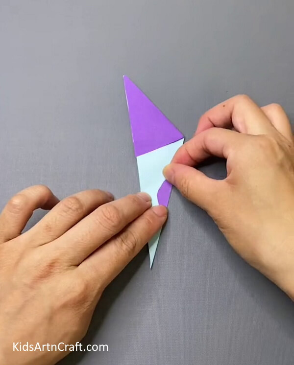 Cutting Out A Semicircle-Construct a bird puppet for kids to use for imaginative play