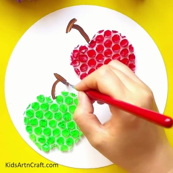 Make Stem of the Apples with Brown Poster Colour- Making Bubble Wrap Apple Art with Children 