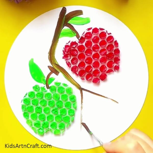 Make Branches with Sap Green Poster Colour- Kids Arts and Crafts with Bubble Wrap and Apples 