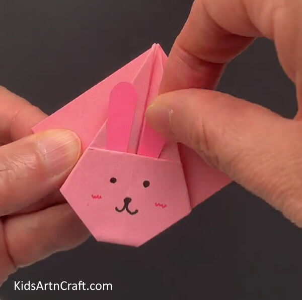 Pasting Ears Of Bunny Make your own Rabbit Appearance Paper Parasol Step-by-step Guide