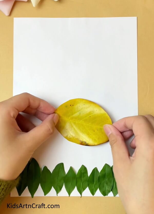 Body of the Dinosaur- A Step-By-Step Tutorial for Kids On Making a Dinosaur Animal Craft with Leaves