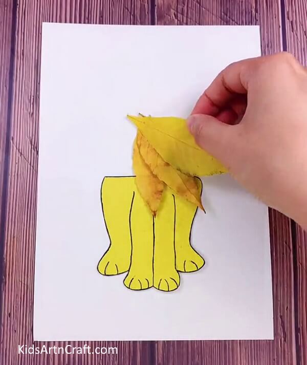 Pasting The Third Leaf-Assemble a Lion Craft Without Difficulty Using Leaves From Autumn In The House