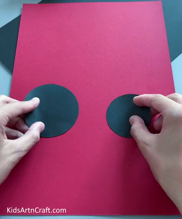 Cutting Sheets In Different Shapes.-Tutorial for Kids to Make an Ostrich Project by Themselves